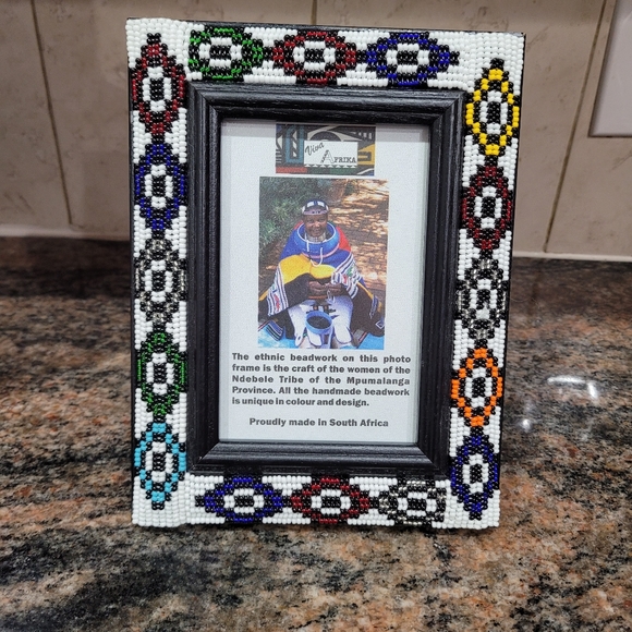 Viva Afrika Beaded Picture Frame - Picture 1 of 4